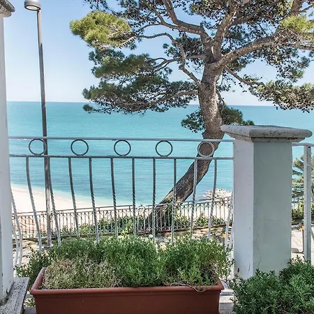 Casa Sul Mare - Numana, Prestigioso Cielo-terra Vista Mare 누마나